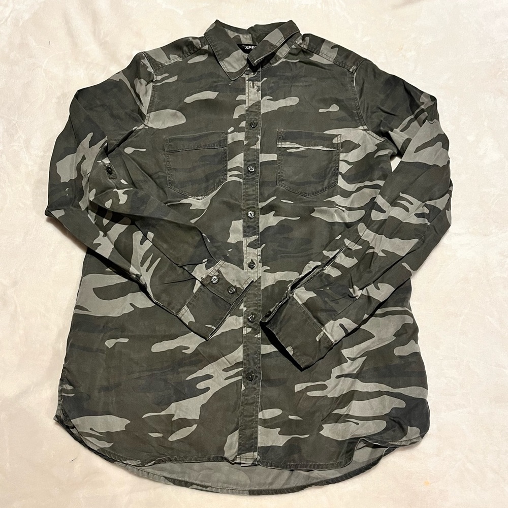 Women’s Camo Button Up